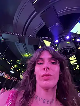 GennaJamesn Webbikameraesitys
