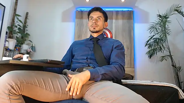 Andrew_4_ Show in webcam