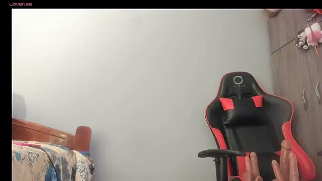 Онлайн чат XXX cami_hot_tits