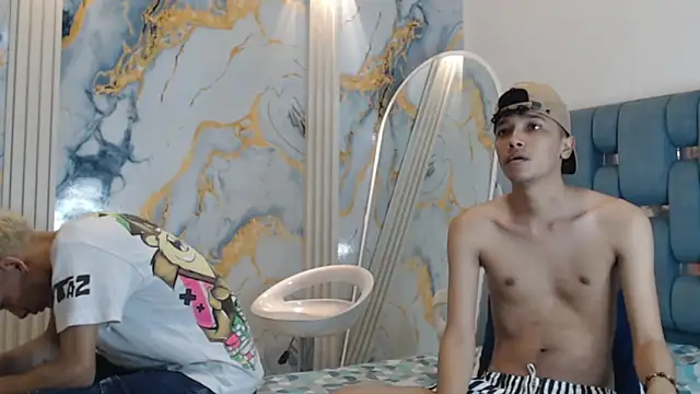 Show de webcam de YOUNG_BOYS_HELL