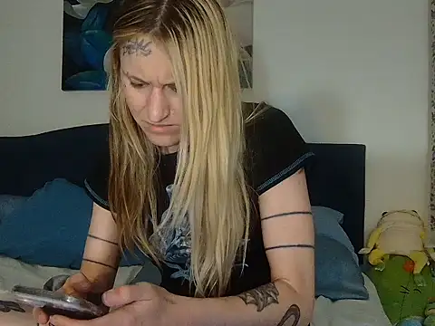 lavender_spits Chat XXX in diretta