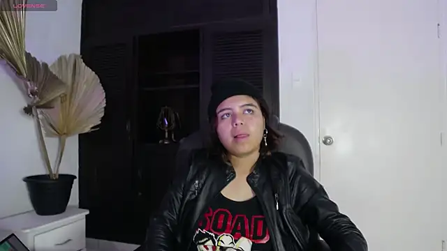 SabinaMerchetti Adlı Modelin Canlı XXX Sohbeti