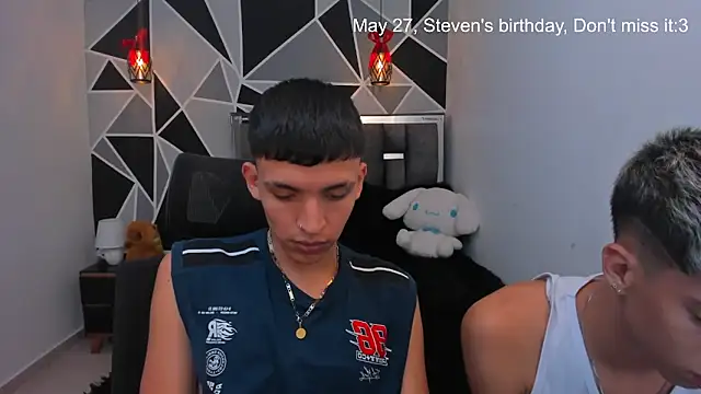 Juan_Nd_Steven: διαδικτυακό σόου στην κάμερα