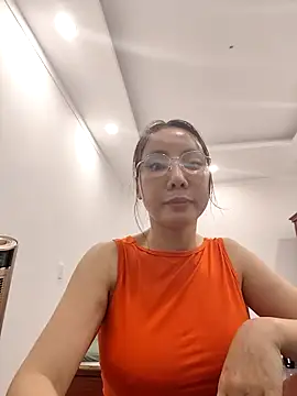 Famrita 现场XXX聊天