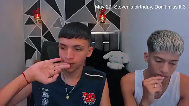 Juan_Nd_Steven Chat XXX in diretta
