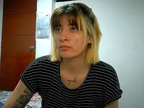 Онлайн чат XXX Mia_foster1