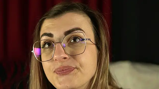 Tracyix Adlı Modelin Canlı XXX Sohbeti