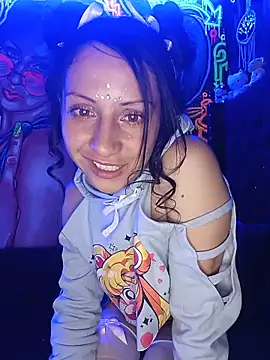 Madan_manyi Chat XXX in diretta