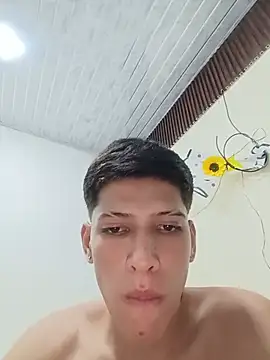 عرض كام 3hornys-straights