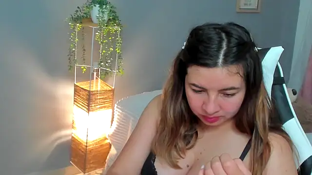 __Emma__11__Lecat_ Chat XXX live