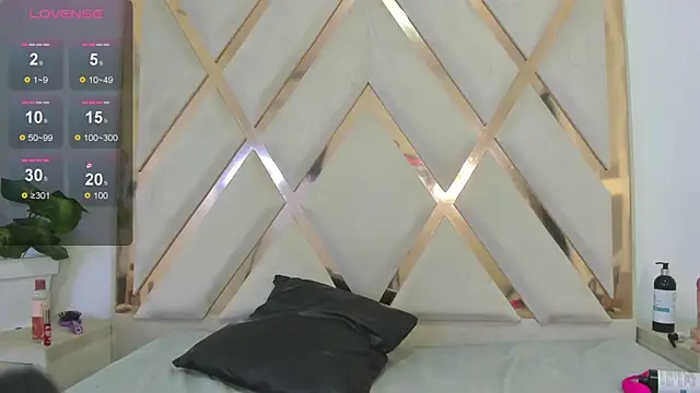 Selenaasm Chat XXX live