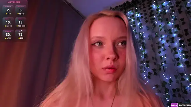 Show modela _CloudNine_ na web-kameri
