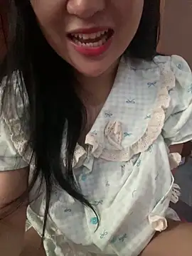 lyly_xinh09 网络视讯表演