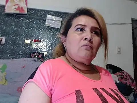 Chat XXX en directo de Perla1981--