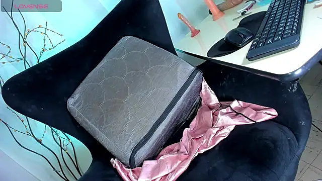 MargaretQualley Webcam show