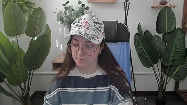 VirtuallVoyant Live XXX Chat