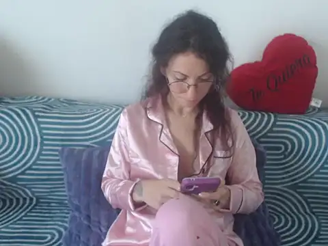 Emmatoo Adlı Modelin Canlı XXX Sohbeti