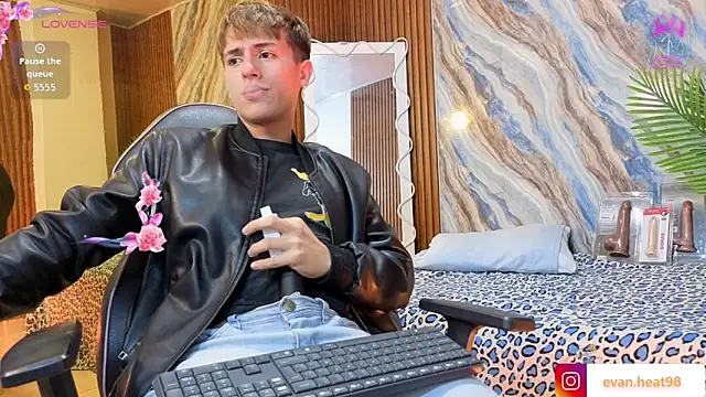EVAN_TAYのライブXXXチャット