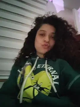 Miss_Carmilla Adlı Modelin Canlı XXX Sohbeti