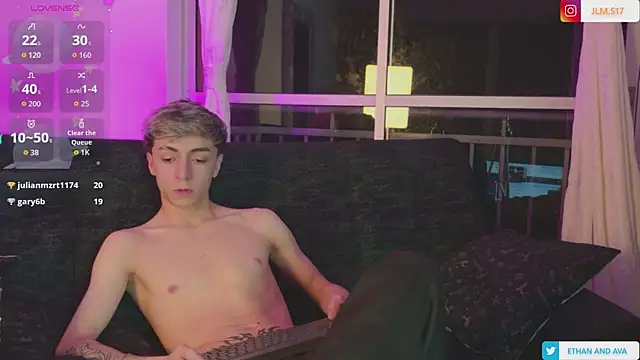 Онлайн чат XXX ethan_and_ava