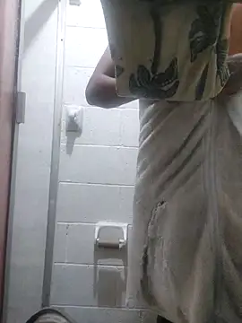 Eduardoo18cm webkamerás műsora