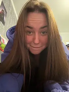 Chat XXX en directo de KiraSunshine