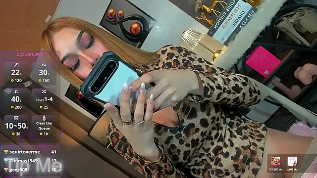 Tarah_Lewis 在線直播表演