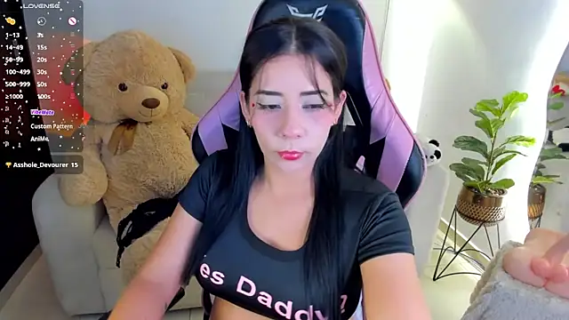 eval_lee18's Live XXX Chat