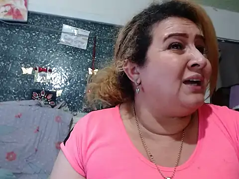 Perla1981-- live XXX chat