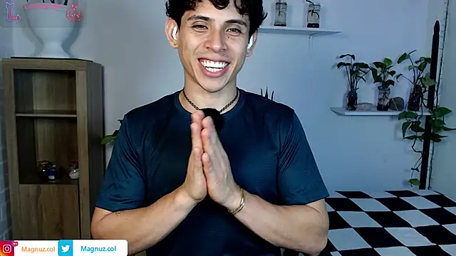 Magnuz_Col's Webcam Show
