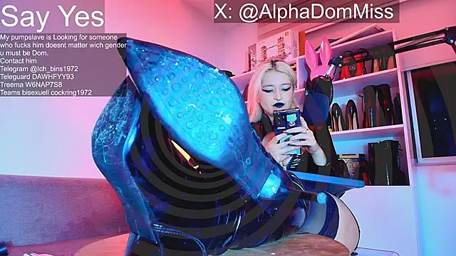 Miss_tentation's Webcam Show