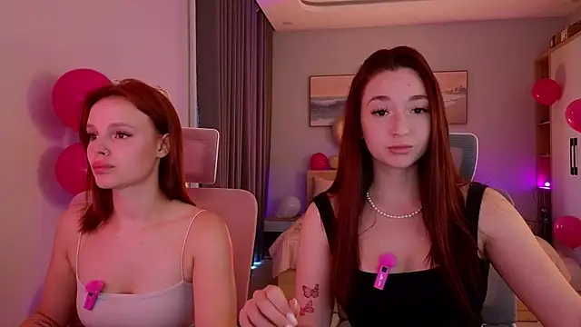 MoonkissGirls Live XXX Chat