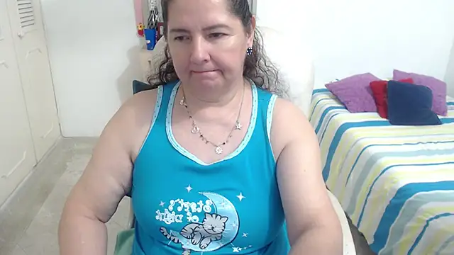 leonela_69のライブXXXチャット