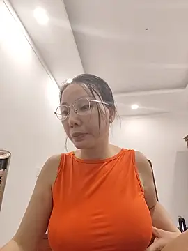 Chat XXX en directo de Famrita