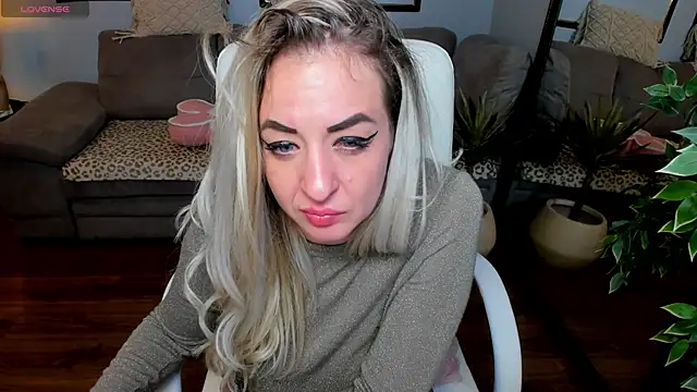 ElyssaVibe Chat XXX live