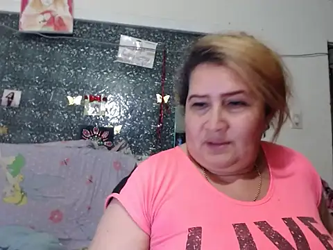 Perla1981-- Live XXX Chat