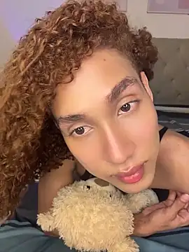 Chloe_Celeste Show in webcam