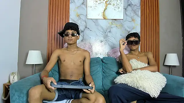 BOUL_GUYS' Live XXX Chat