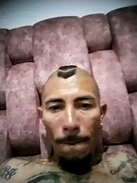 Chat +18 de Danielcora ao vivo