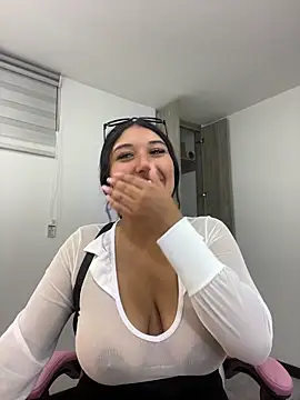 SharaRous live XXX chat