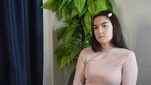 ClarineClymer Adlı Modelin Canlı XXX Sohbeti