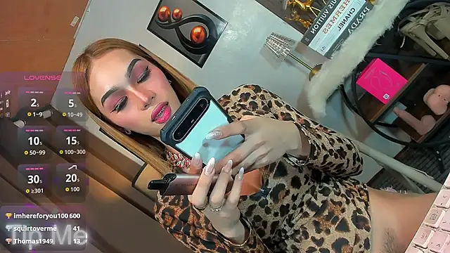 Tarah_Lewis 웹캠 쇼