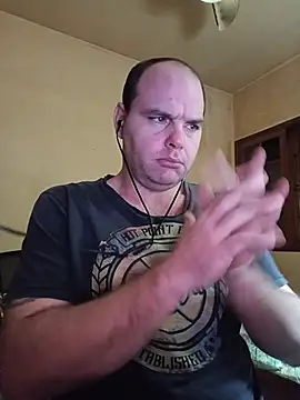 Show modela Jovissoares7ye na web-kameri