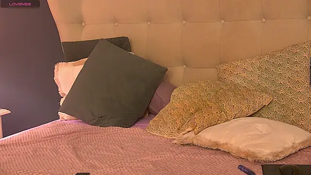 SeniGrandee Chat XXX live