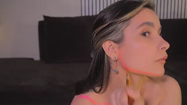 Chat +18 de Bella_Alita ao vivo
