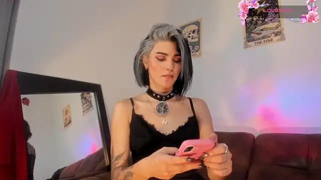 Chatroom XXX en direct de La_Diabla_111_