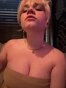 Cutiepiespanks' Live XXX Chat