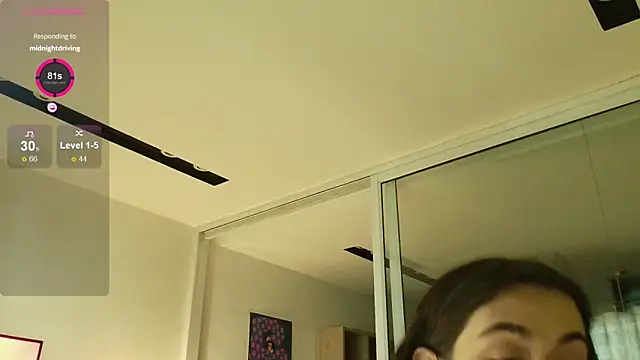 sadetuiningaa Chat XXX in diretta