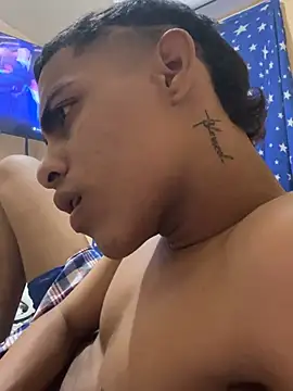 Antonelo_blake Adlı Modelin Canlı XXX Sohbeti