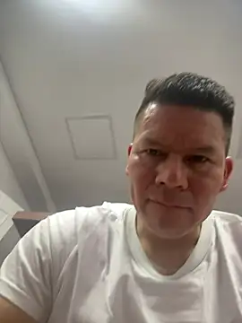 Manu0586's Live XXX Chat